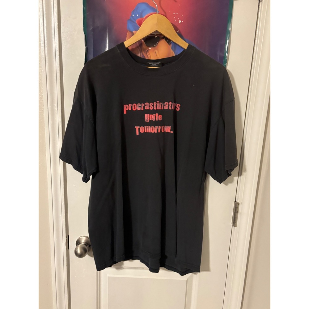 Steve & Barrys Procrastinators Unite Tomorrow Graphic T-Shirt Mens XL Black Red